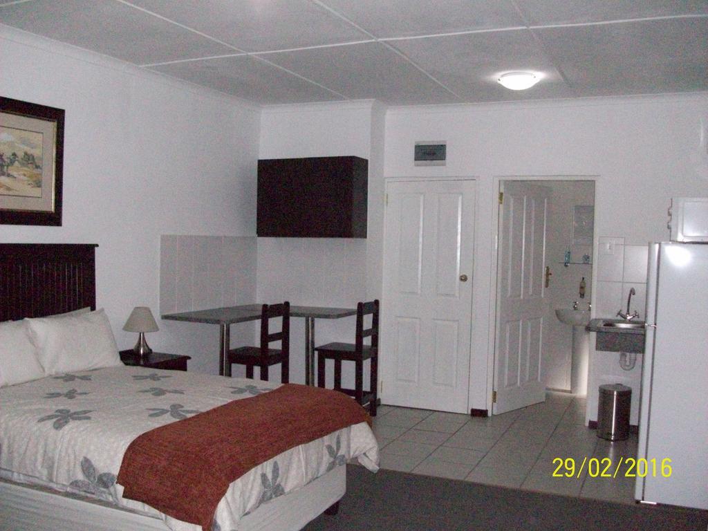 Laings Lodge Laingsburg Экстерьер фото